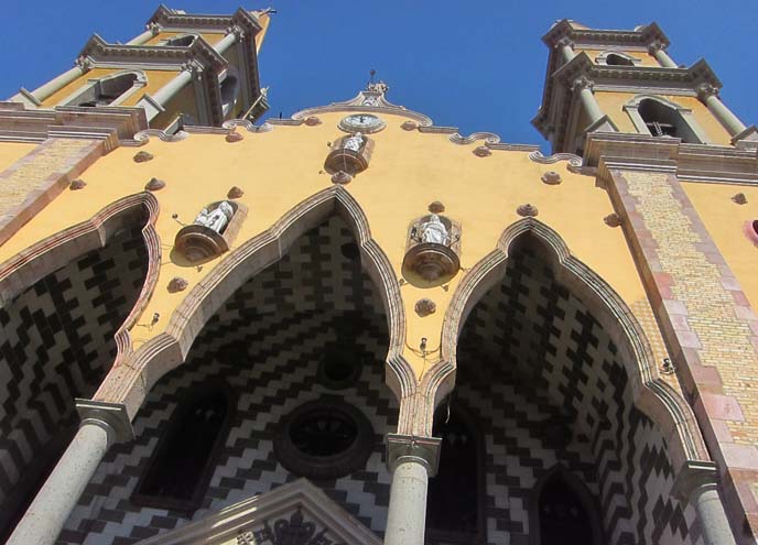 MAZATLAN tourism, centro historico, plaza machado, plaza mazatlan, old mazatlan houses, mexico tour ATTRACTIONS: HISTORICAL DISTRICT ARCHITECTURE. PINO SUAREZ MARKET, DAY OF THE DEAD MEXICAN ART & SKULLS, food market, souvenirs, mexico dolls, dia de los muertos, sugar skulls