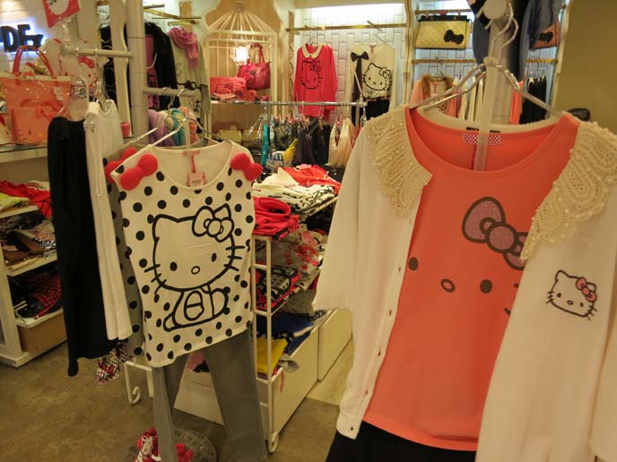 Hello Kitty forever 21, hello kitty clothing collaboration, hello kitty fashion, Hong Kong Izzue store, KiLaRa Japan, Forever 21 Sanrio capsule collection, hello kitty bow shoes, hello kitty tshirt, kirala japanese clothing, ki ra la, hello kitty haul, kawaii girls clothing brands, cute japanese shops, tokyo shoppping, hong kong best stores, causeway bay department stores, sanrio boutique, Hello Kitty designer collections, hoodie, fashion acccessories