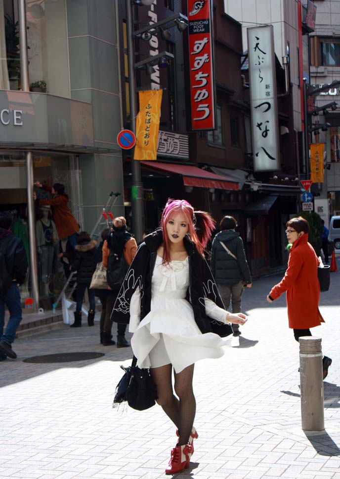 hello kitty dress, shinjuku fashion, tokyo street snap