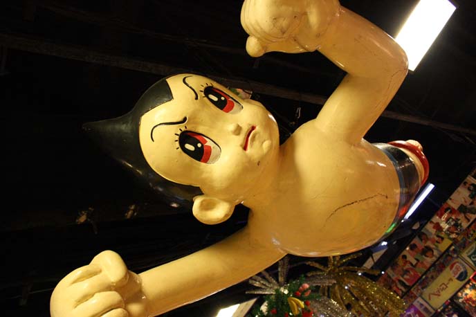 astroboy statue, big astro boy