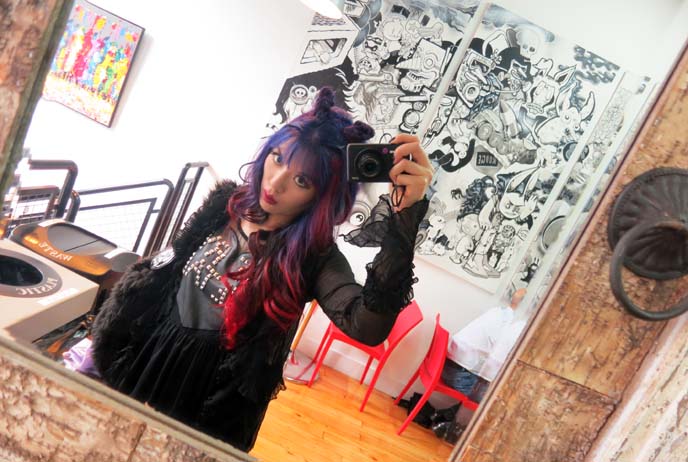 Montreal coffee shop, Ateliers au Grover, red ombre hair