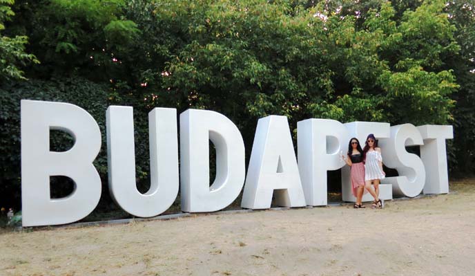 budapest sign, big sculpture sziget festival