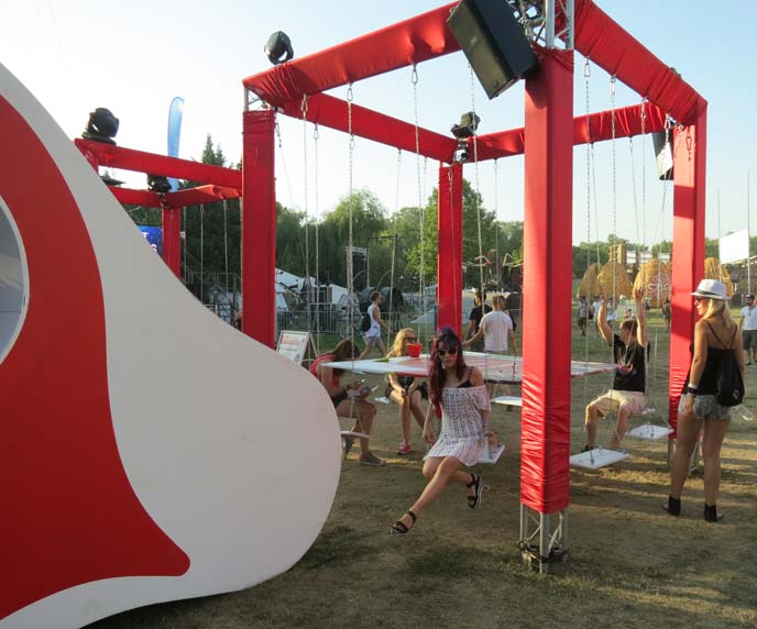 sziget music festival swings, art