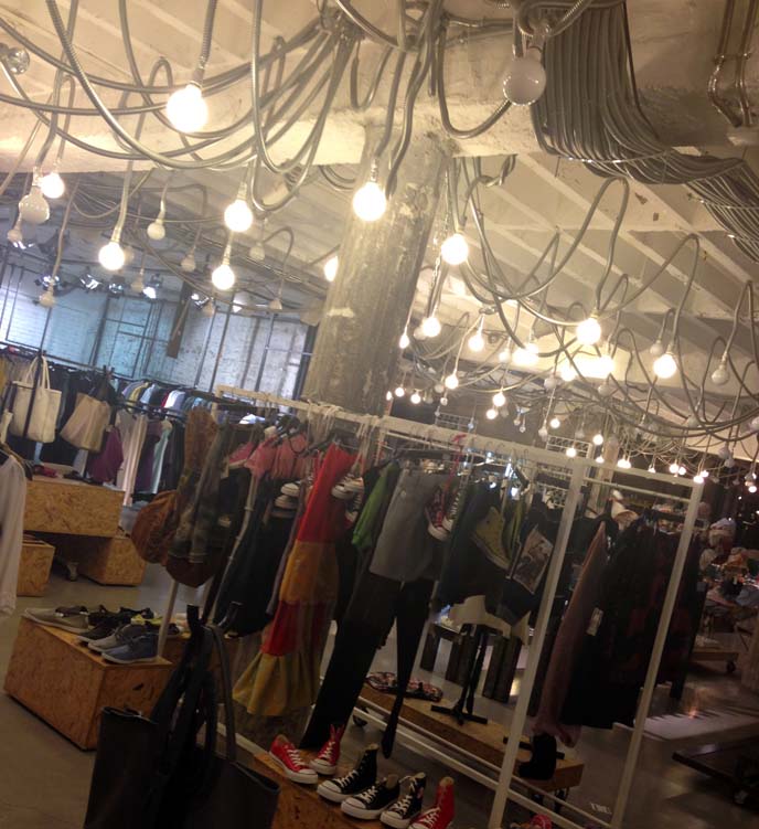 lightbulbs lighting installation, cool fashion shop