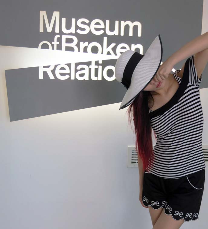 museum of broken relationships sign