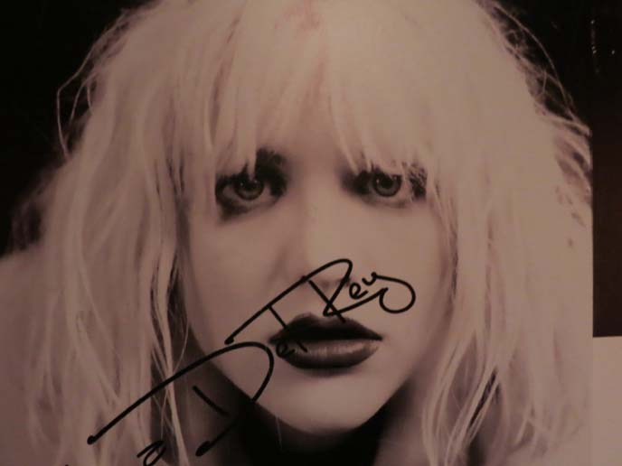 courtney love autograph, signature