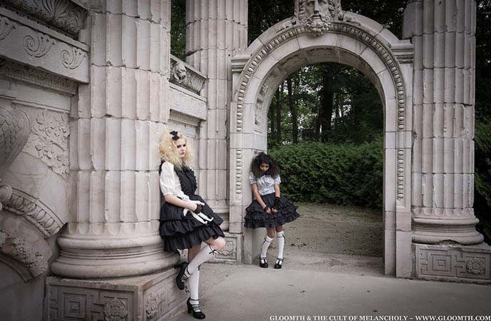 graveyard goths, modeling, undead dolls cemetery