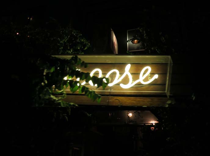 moose bar, bangkok