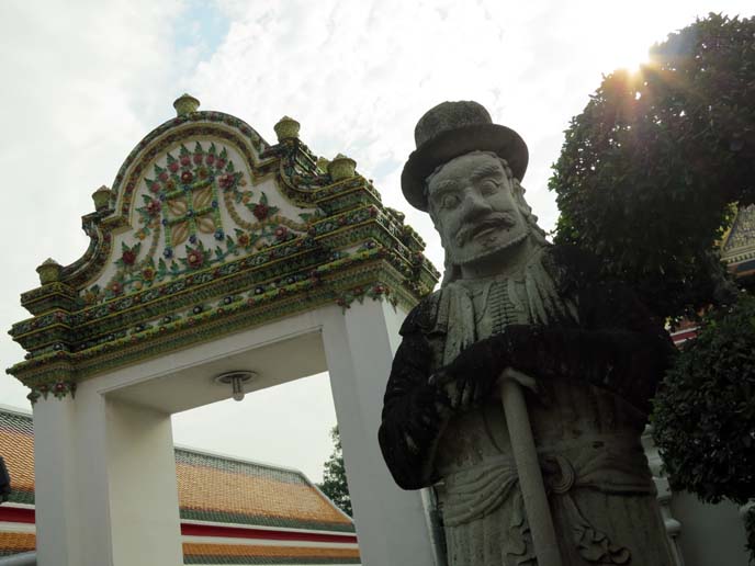 wat pho temple gate