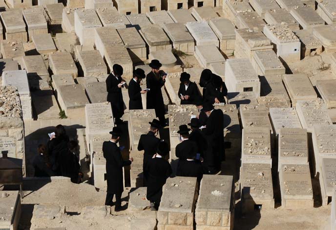 orthodox jew funeral, hasidim