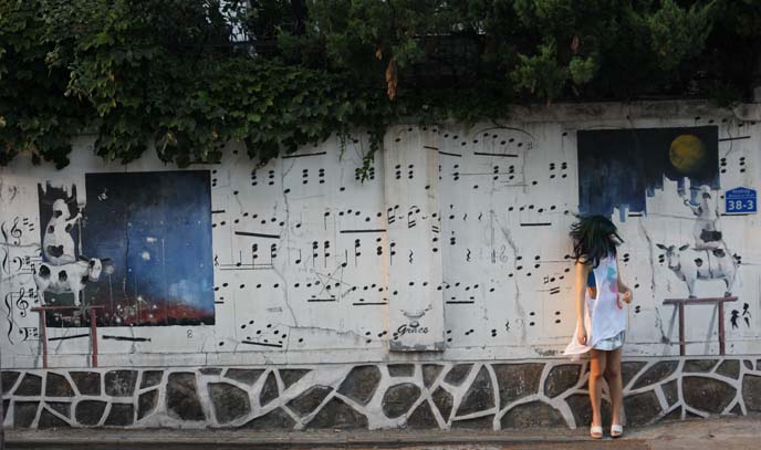 music notes kpop graffiti