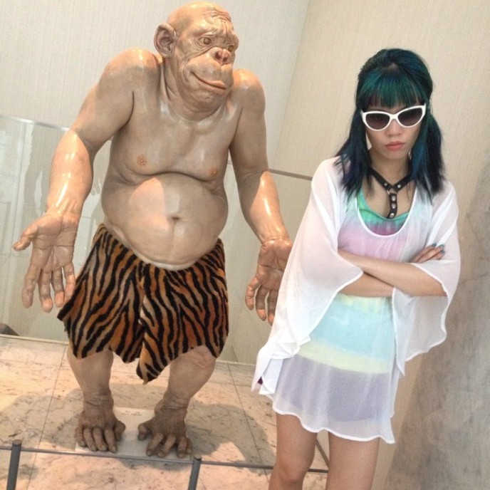 cao hui caveman statue