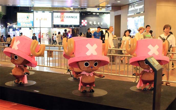 Tony Tony Chopper statues