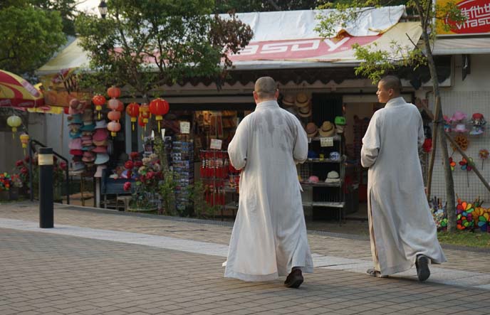 po lin monastery monks