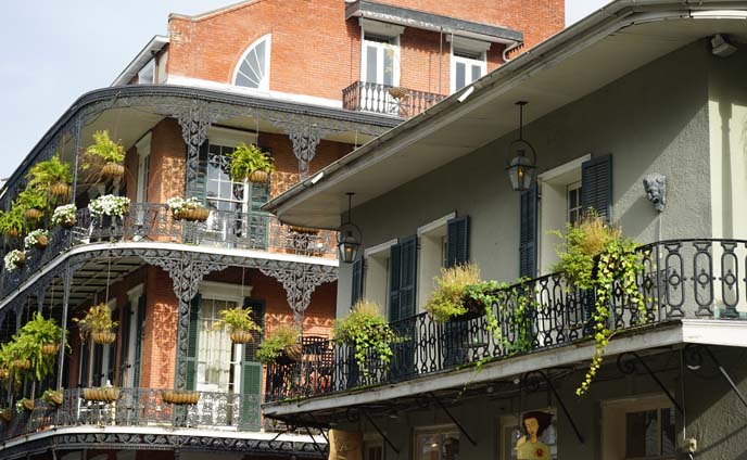 french quarter balcony railing