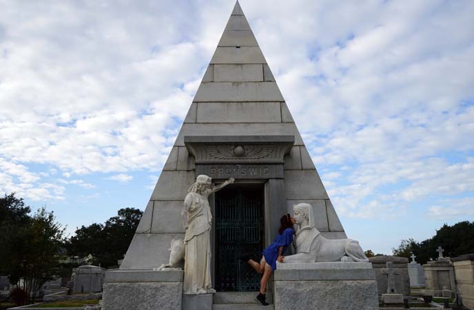 new orleans pyramid graveyard