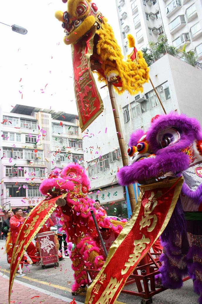 lion dance climb pole