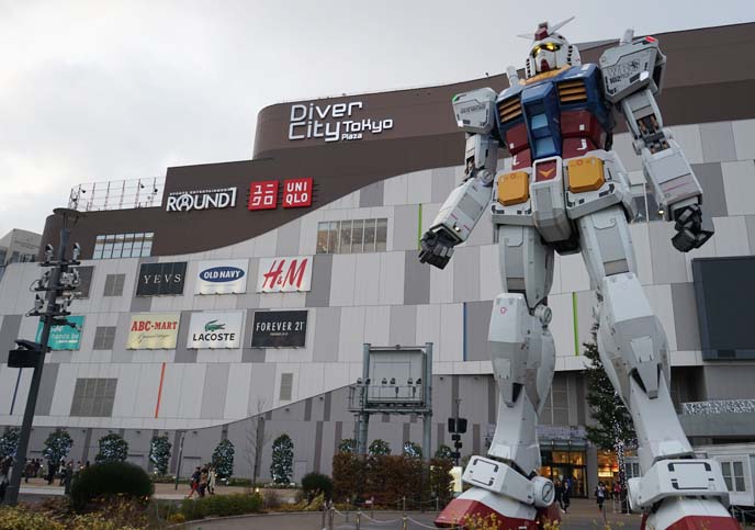 big gundam robot statue, tokyo japan