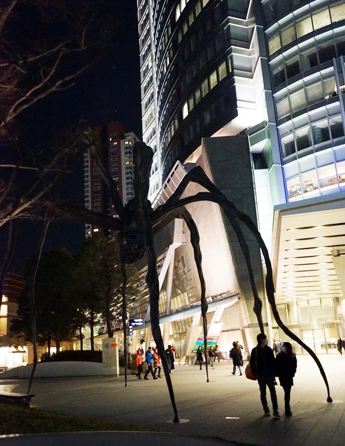 roppongi hills spider statue