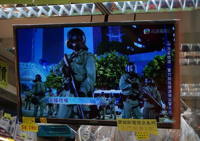 central protests, occupy hong kong gas masks