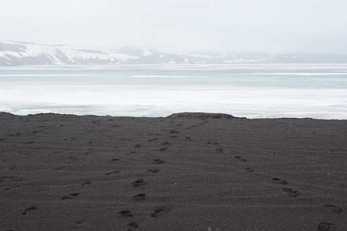 black sand iceland Kleifarvatn