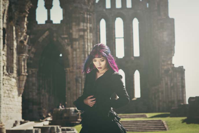 gothic vampire modeling, photoshoot