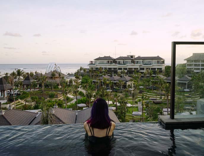 travel blogger infinity pool