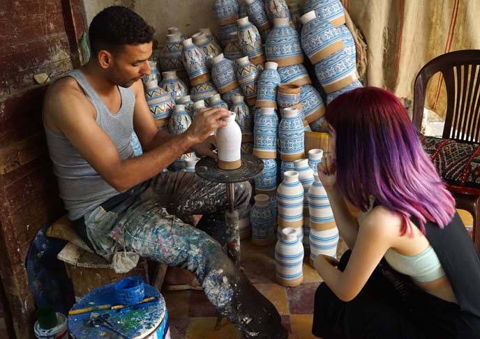 painting art vases, morocco market