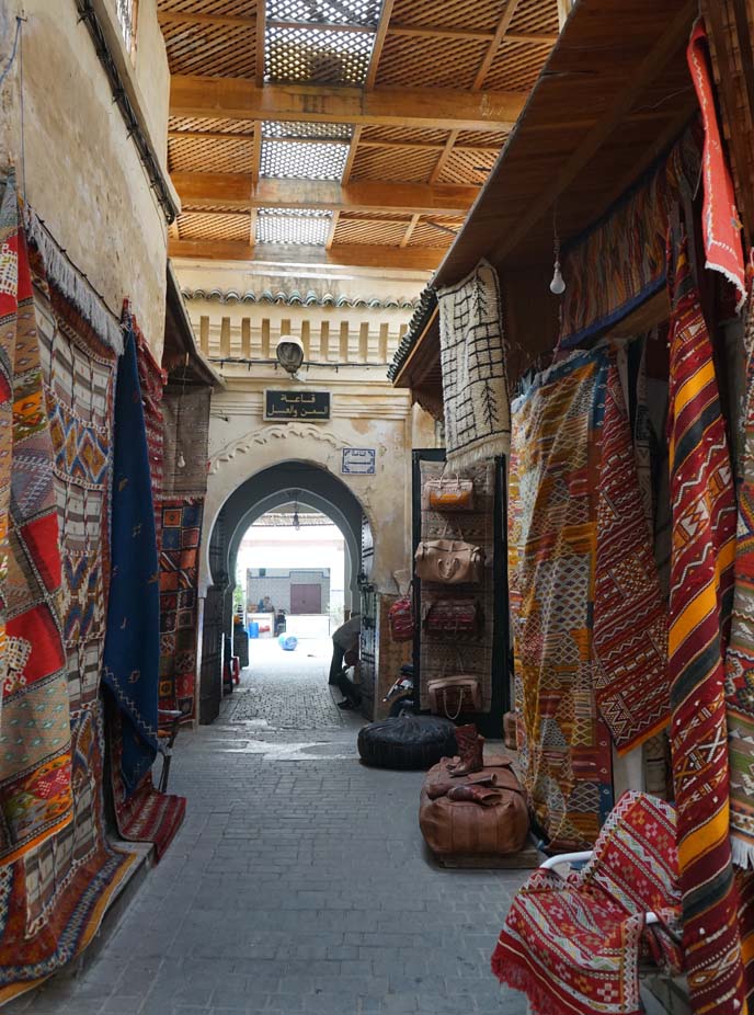 moroccan carpets, market vendors