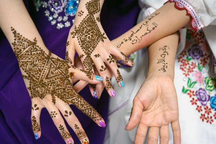 Getting a Henna Tattoo in Fez