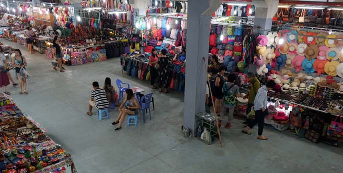 ha long bay night market