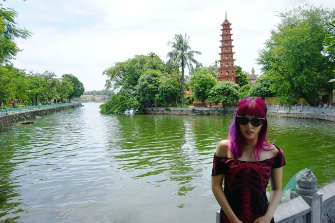 Trấn Quốc Pagoda, hanoi vietnam temple