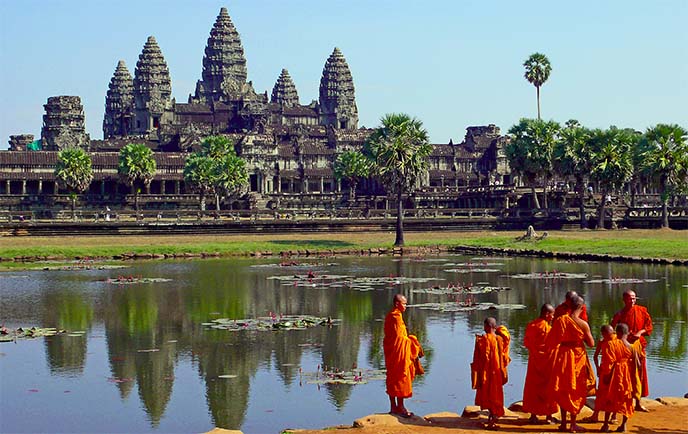 angkor wat buddhist monks, cambodia temple