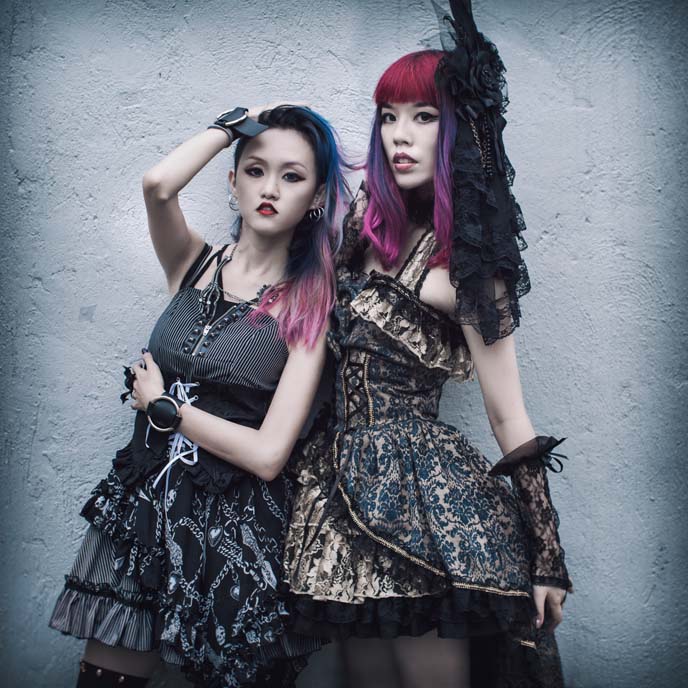 chinese goths, gothic lolita models