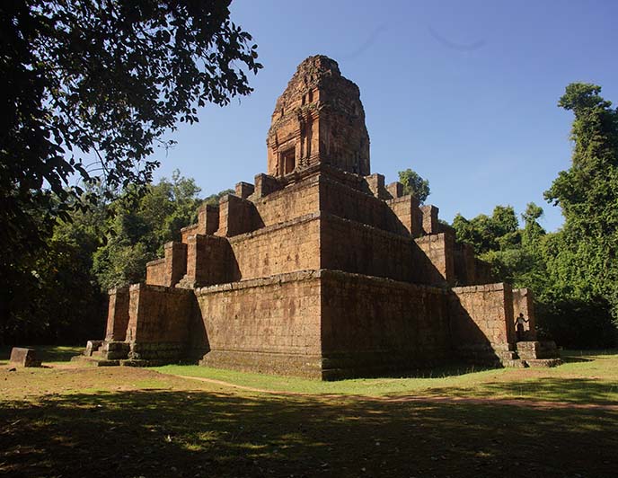 angkor wat pyramid