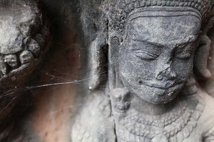 angkor wat hindu buddhist carvings