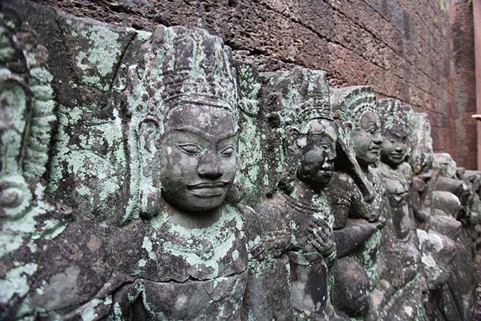 siem reap hindu gods statues