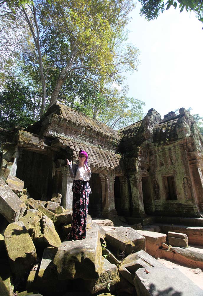 lara croft cosplay angkor wat