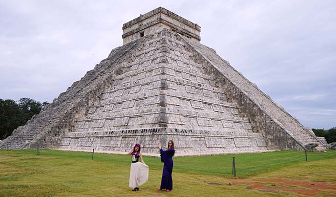 chichen itza tourists, tours