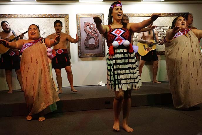 female maori dance performance