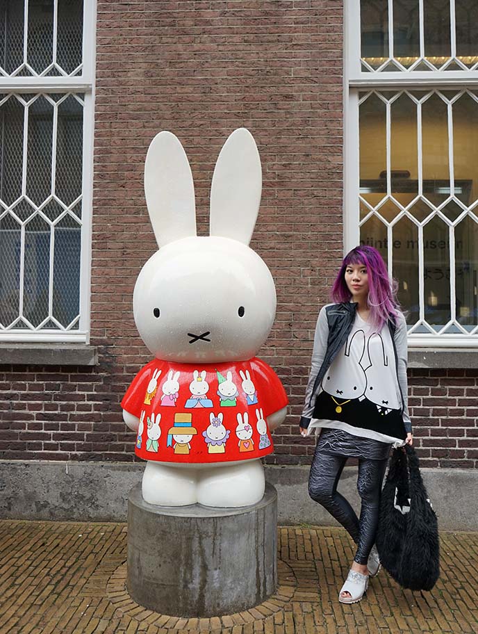 terrorist Kaap Stratford on Avon Visiting the Miffy Museum in Utrecht, Netherlands! Nijntje Pleintje statue,  traffic lights & Schiphol airport shops. | La Carmina Blog - Alternative  Fashion, Goth Travel, Subcultures