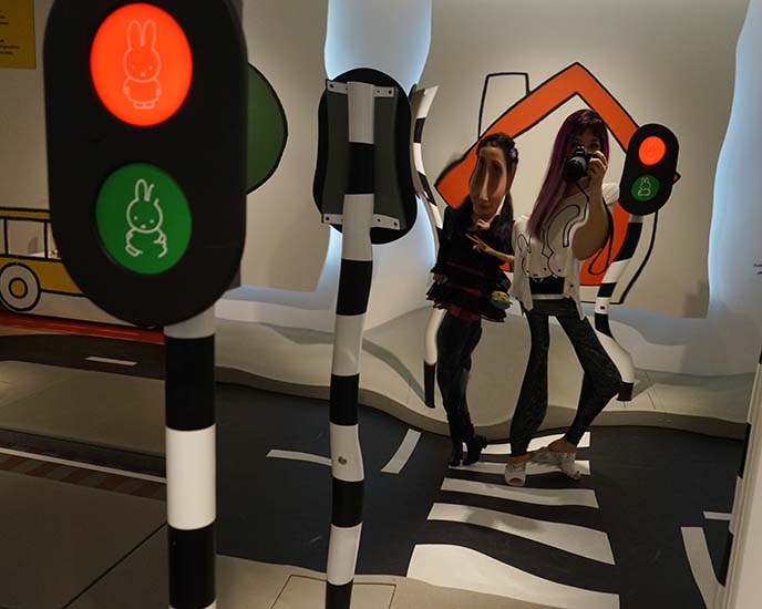 miffy crosswalk, street lights