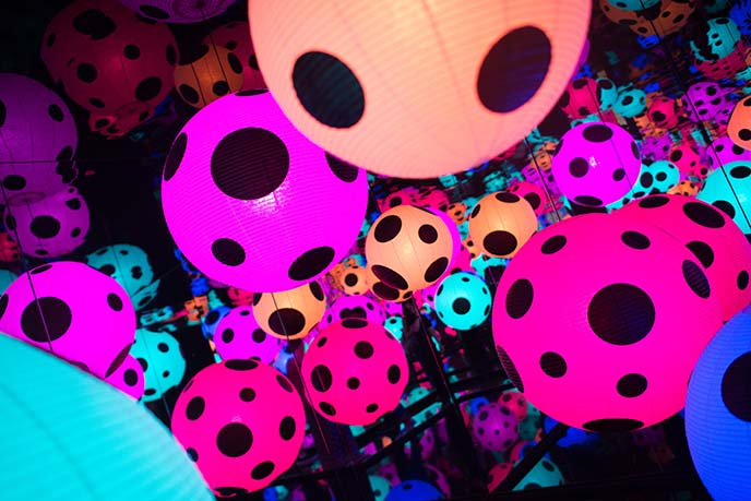 dotted lanterns, yayoi kusama installation art