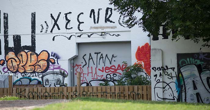 satan graffiti, satanic mural