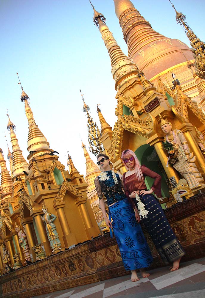 Shwedagon buddhist temples pagodas