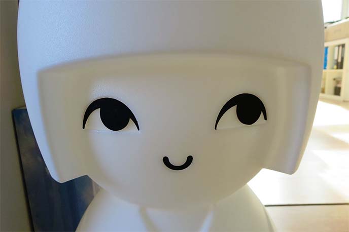 mr maria kokeshi lamp