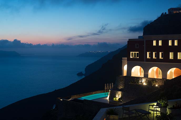 swimming pool santorini hotel