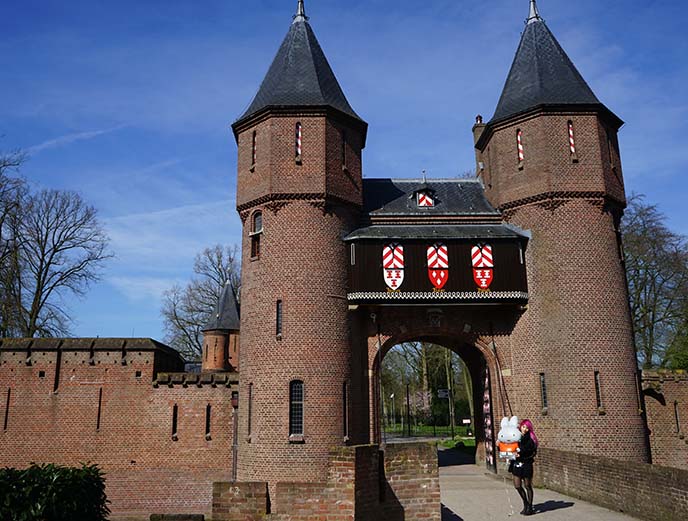 kasteel de haar moat bridge