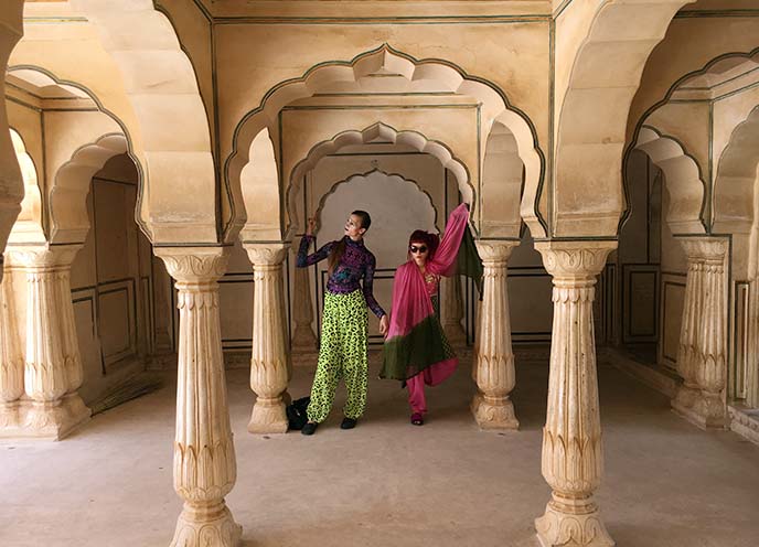 arches pillars inside amer fort