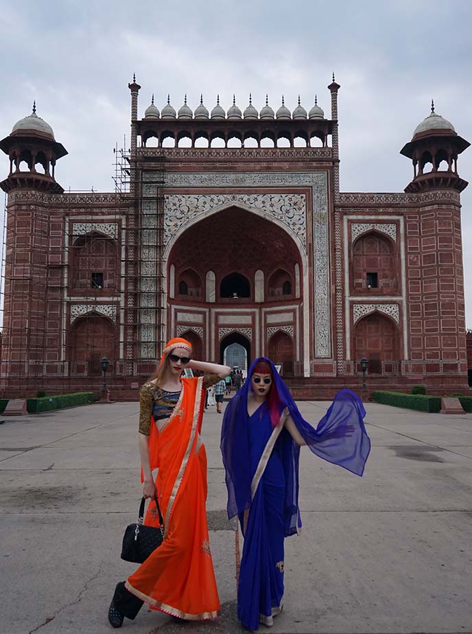 taj mahal entrance gate